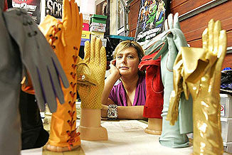 “Dorothy Gaspar’s Glove Designs Pack Star Power” – Los Angeles Times