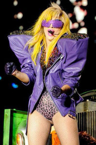 2010 Outrageous Looks of Lady Gaga in Gaspar Gloves